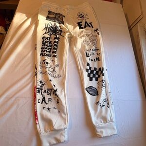 Miley Cyrus Plastic Hearts Eat Me Sketch Graffiti Art Merch Jogger Sweatpants L